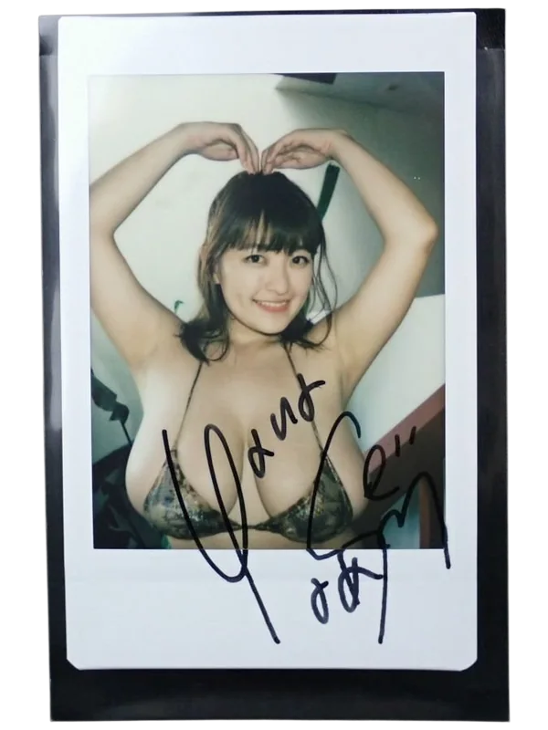 柳瀬早紀 直筆サインチェキ